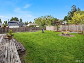 1928 237th Street SE, Bothell WA 98021