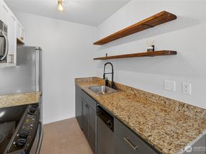 124 Warren Avenue N 208, Seattle WA 98109