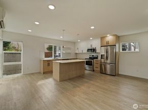 9002 15th Avenue SW A, Seattle WA 98106