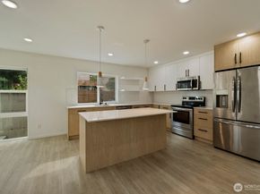 9002 15th Avenue SW A, Seattle WA 98106