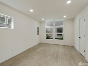 9002 15th Avenue SW A, Seattle WA 98106