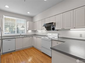 16125 Juanita Woodinville Way NE 219, Bothell WA 98011