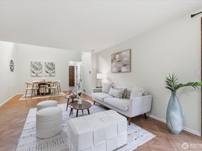 15929 NE 41st Street 8B, Redmond WA 98052