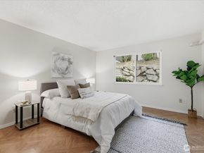 15929 NE 41st Street 8B, Redmond WA 98052