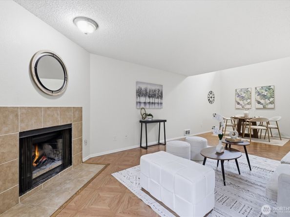 15929 NE 41st Street 8B, Redmond WA 98052