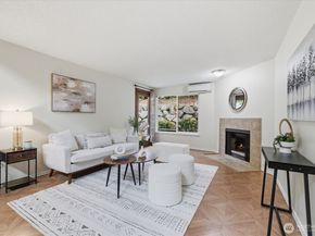 15929 NE 41st Street 8B, Redmond WA 98052