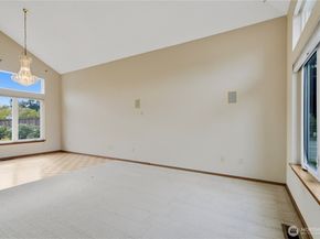 12402 107th Place NE, Kirkland WA 98034