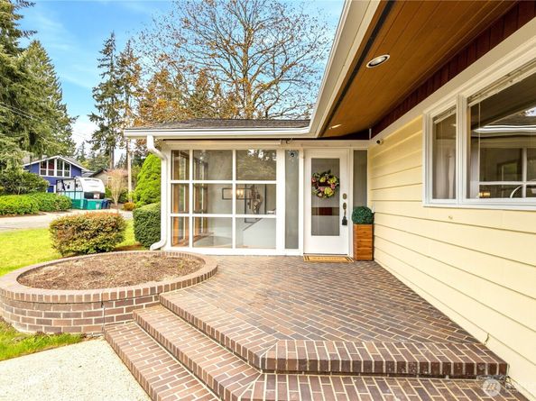 7020 137th Avenue NE, Redmond WA 98052