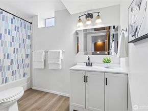 7020 137th Avenue NE, Redmond WA 98052