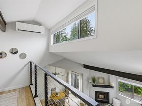 11630 NE 70th Place Unit D, Kirkland WA 98033
