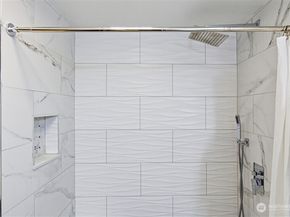 11630 NE 70th Place Unit D, Kirkland WA 98033