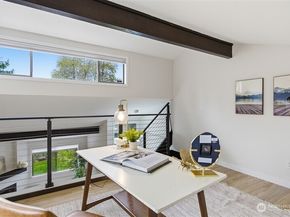 11630 NE 70th Place Unit D, Kirkland WA 98033