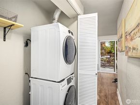 12527 NE 117th Place F5, Kirkland WA 98034