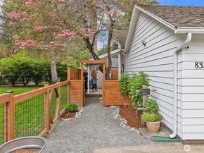 8325 Mountain Avenue SE, Snoqualmie WA 98065