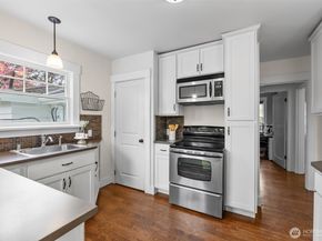 8325 Mountain Avenue SE, Snoqualmie WA 98065