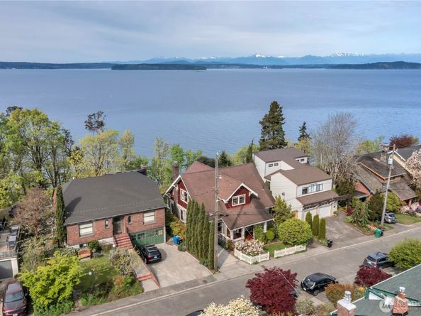 7229 Ledroit Court SW, Seattle WA 98136