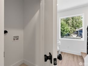 11011 Goodwin Way NE B, Seattle WA 98125