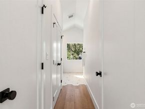 11011 Goodwin Way NE B, Seattle WA 98125
