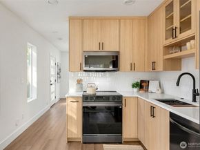11011 Goodwin Way NE B, Seattle WA 98125