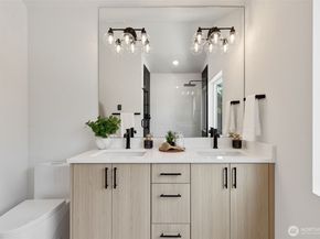 11011 Goodwin Way NE B, Seattle WA 98125