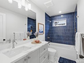 8815 Densmore Avenue N B, Seattle WA 98103