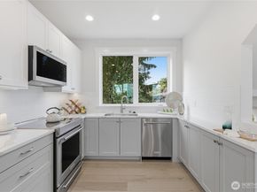 8815 Densmore Avenue N B, Seattle WA 98103