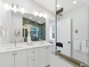 8815 Densmore Avenue N B, Seattle WA 98103