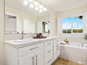 24124 40th Avenue SE, Bothell WA 98021