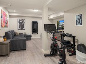 3645 92nd Avenue SE, Mercer Island WA 98040