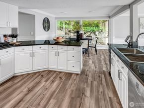 8001 Talbot Road, Edmonds WA 98026