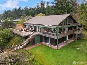13725 SW Pohl Road, Vashon WA 98070