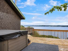 13725 SW Pohl Road, Vashon WA 98070