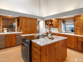 13725 SW Pohl Road, Vashon WA 98070