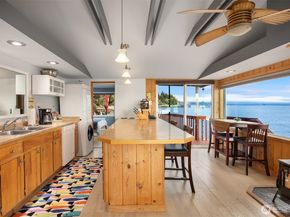 13725 SW Pohl Road, Vashon WA 98070