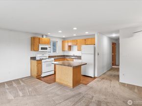 2609 W Marine View Drive 2, Everett WA 98201