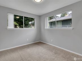 13033 31st Ave NE, Seattle WA 98125