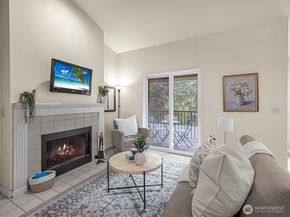 6527 200th Street SW 301, Lynnwood WA 98036