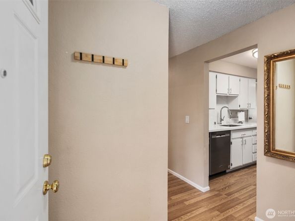 17302 NE 45th Street 101, Redmond WA 98052