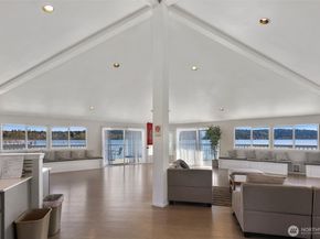 17302 NE 45th Street 101, Redmond WA 98052