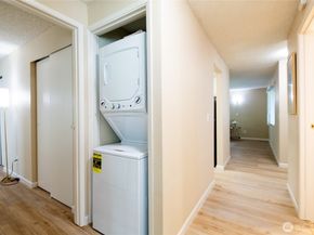 17302 NE 45th Street 101, Redmond WA 98052