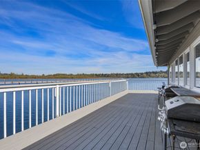 17302 NE 45th Street 101, Redmond WA 98052
