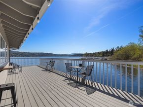17302 NE 45th Street 101, Redmond WA 98052