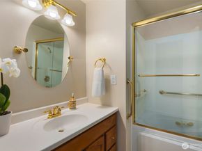 17302 NE 45th Street 101, Redmond WA 98052