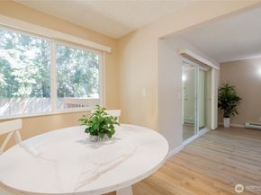 17302 NE 45th Street 101, Redmond WA 98052
