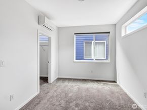 3216 15th Avenue W B, Seattle WA 98119