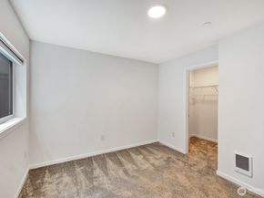 3216 15th Avenue W B, Seattle WA 98119