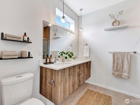 3216 15th Avenue W B, Seattle WA 98119
