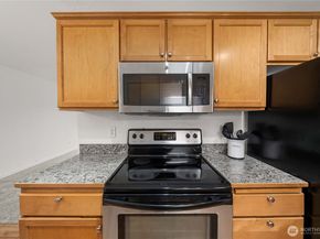 750 N 143rd Street 212, Seattle WA 98133