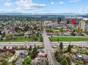 400 NE 50th Street, Seattle WA 98105