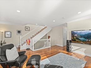 400 NE 50th Street, Seattle WA 98105